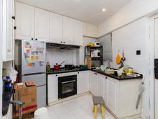 巨鹿路茂名路电梯朝南两房精装修满五售后公房