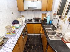 电梯房,平层入户,楼层好,满五年唯.一,房东诚售!