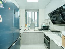 新天地旁、全明户型、新装修、可直接入住、随时看房