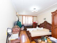 此房满五且只有一套,三开间朝南,楼层好,全明户型