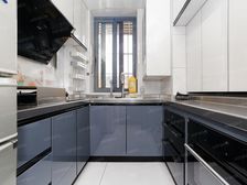 地铁口,高区景观房,三房刚需人多也能住,两梯四户