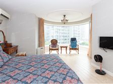 楼栋位置好,5年出一套边套四房,视野开阔,全明户型