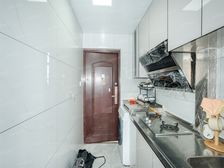 黄浦大世界地铁口+精装小户型+领包入住+随时看