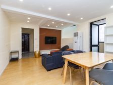 楼层高,采光好,复式套数少,3年前的装修,拎包入住