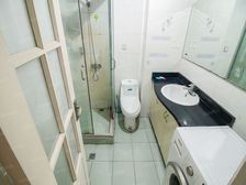 此房不靠路出售方有个税,诚意卖价格,税费都可以谈.