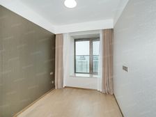 凤凰层:视野与采光;通风与隔热;次顶楼买进价高