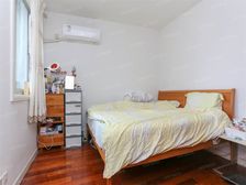 前排小高层南北三房,采光视野好,位置安静,诚意出售