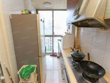 前排小高层南北三房,采光视野好,位置安静,诚意出售