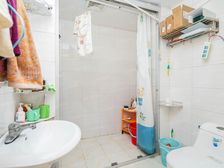 宽敞庭院,畅享自然之美,惬意生活