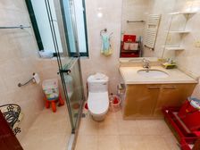 本月必卖,正看苏州河景观,地铁下楼,景色秀美。