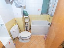 近新天地,两房户型精装全明,1梯两户,配套成熟