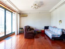 一梯两户小高层顶复,独用双露台。内环内有车位户型好