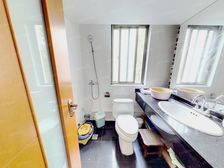 一期南北通三房,2房朝南1房朝北,厅南北错通,明卫。