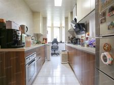 2000年商品房小区,房东诚意出售,内环低总价。