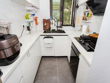 新上房源,品质小区,附带地下产权车位,飞机全明户型