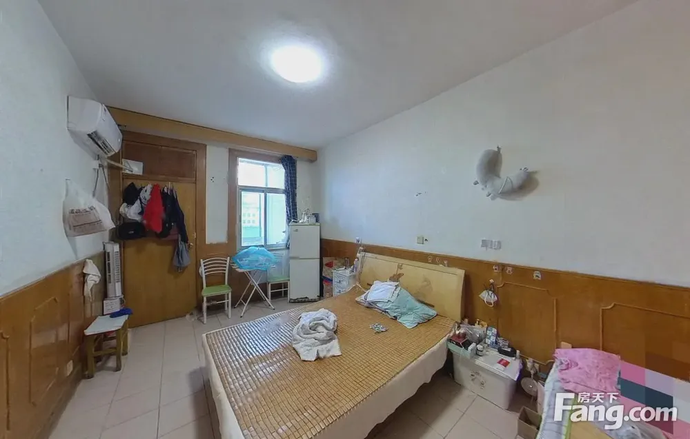电子工业局小区 南门45 正规小区能停车 三房有装修 近地铁