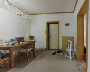 广电厅宿舍 3室1厅76.73m2满五年