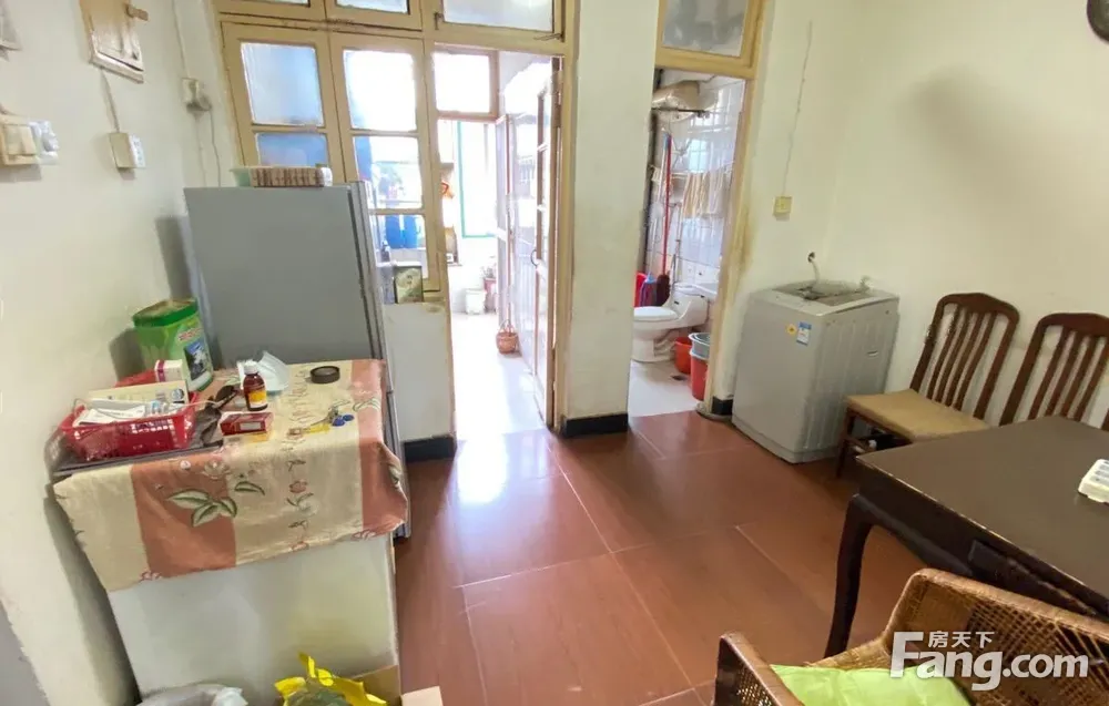 纺织厅宿舍 单位大院,南门4,5,户型方正,两室朝南