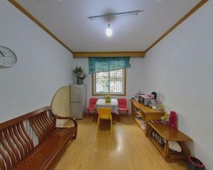 永红路27号 2室1厅70.22m2满五年