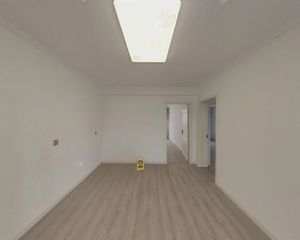 龚大塘小区 永红路正规小区,中间楼层,采光刺眼,停车方便。