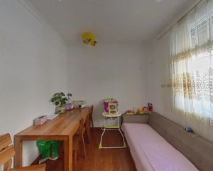 团校宿舍 安三小45中精装修,中间楼层,环境好,停车方便,