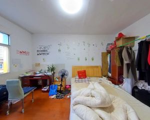 光明新村 光明新村,正规两室一厅,诚心出售,价可谈