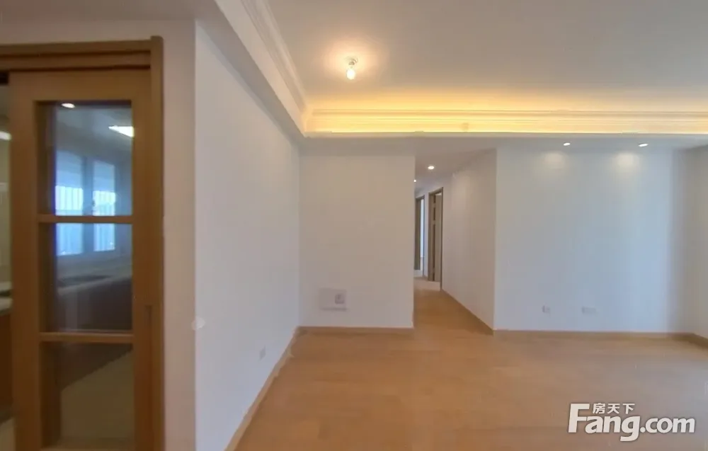 急售旭辉玖著 3室2厅精装修一天未住人，小区环境好地铁口旁